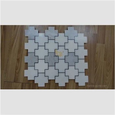 Krossaðar marmaramósaíkflísar